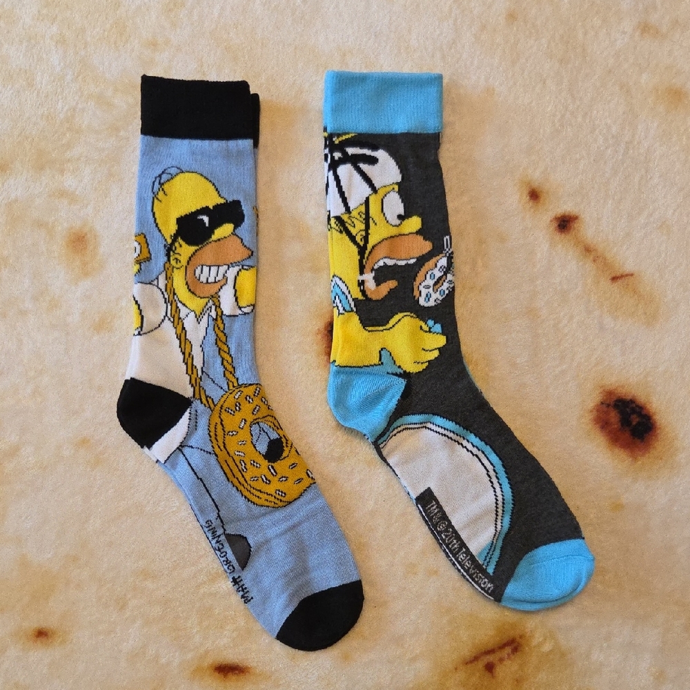 🧦Matt Groening Crew Socks – 2-Pack (Homer Simpson)